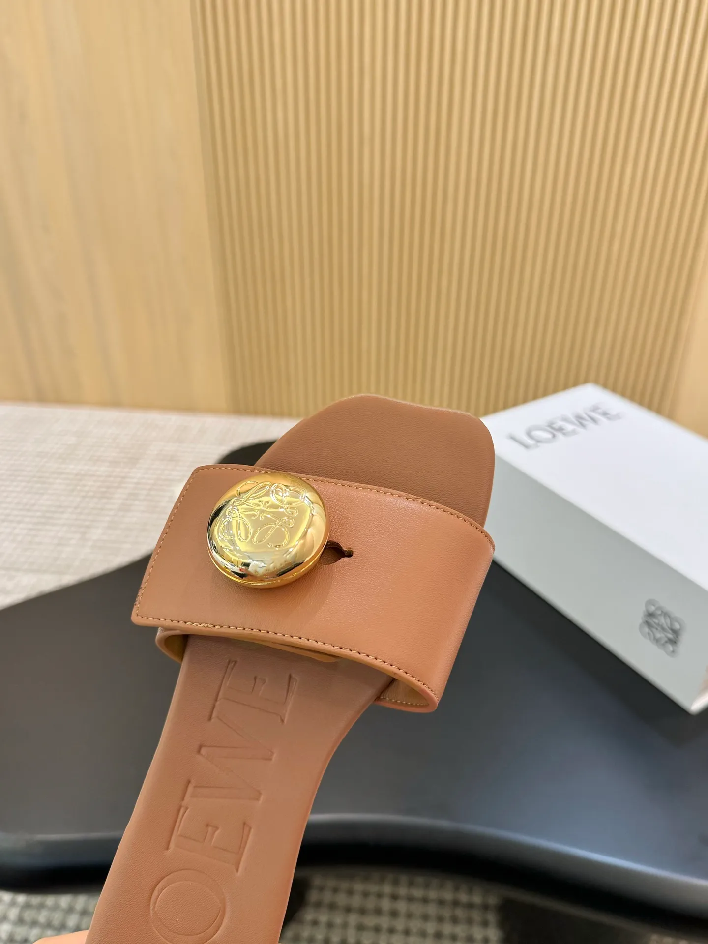 👟👟Ex-factory price 340👟👟 Clamshell box + 10 LOEWE 25th spring and summer new styles, seven colors to choose from. Code number 35-43, genuine leather base plus 40